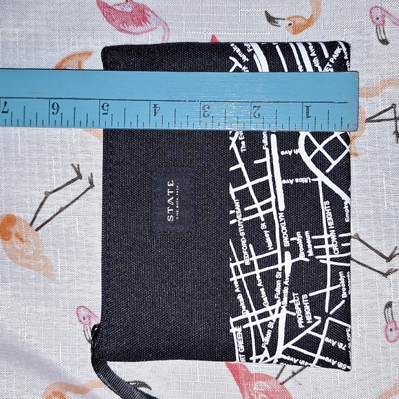 📍State Bags X American Airlines NYC map toiletries/cosmetics/makeup clutch bag - Picture 5 of 11